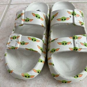 Star Wars Baby YODA White Sandals Print. NWOT